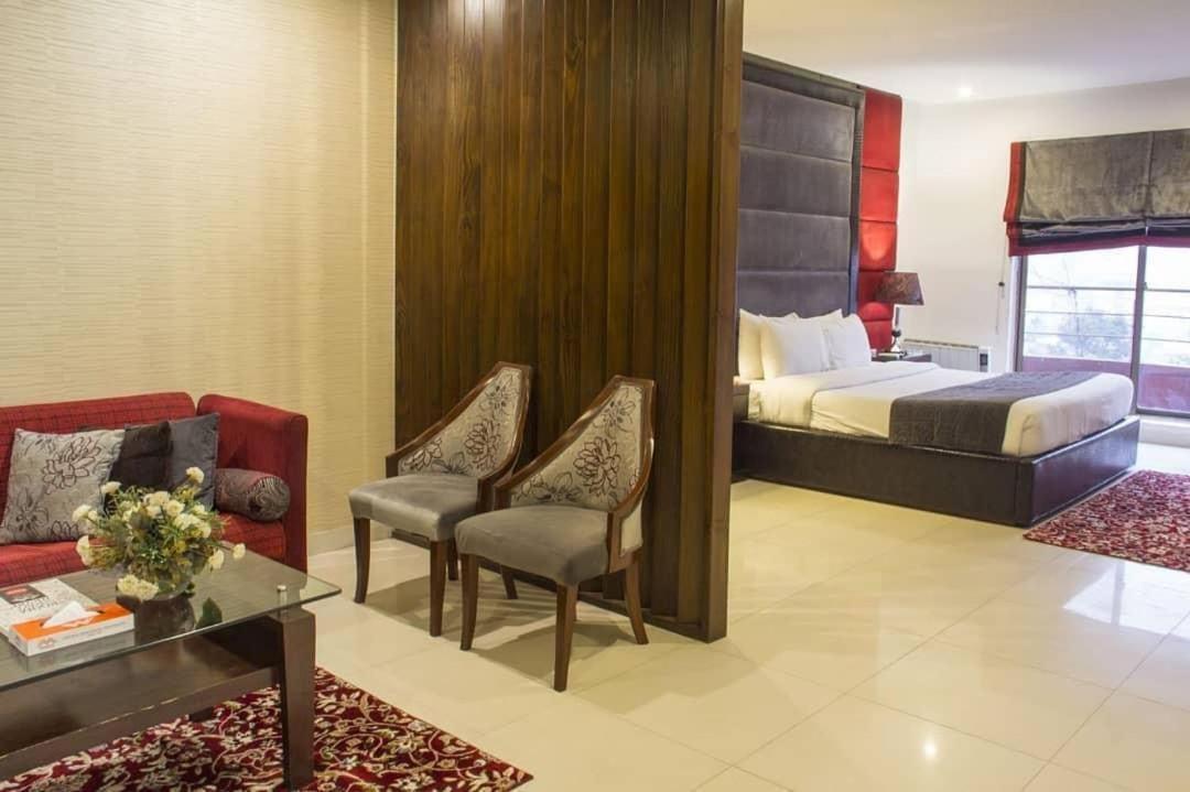 Maisonette Hotel & Apartments 拉合尔 外观 照片