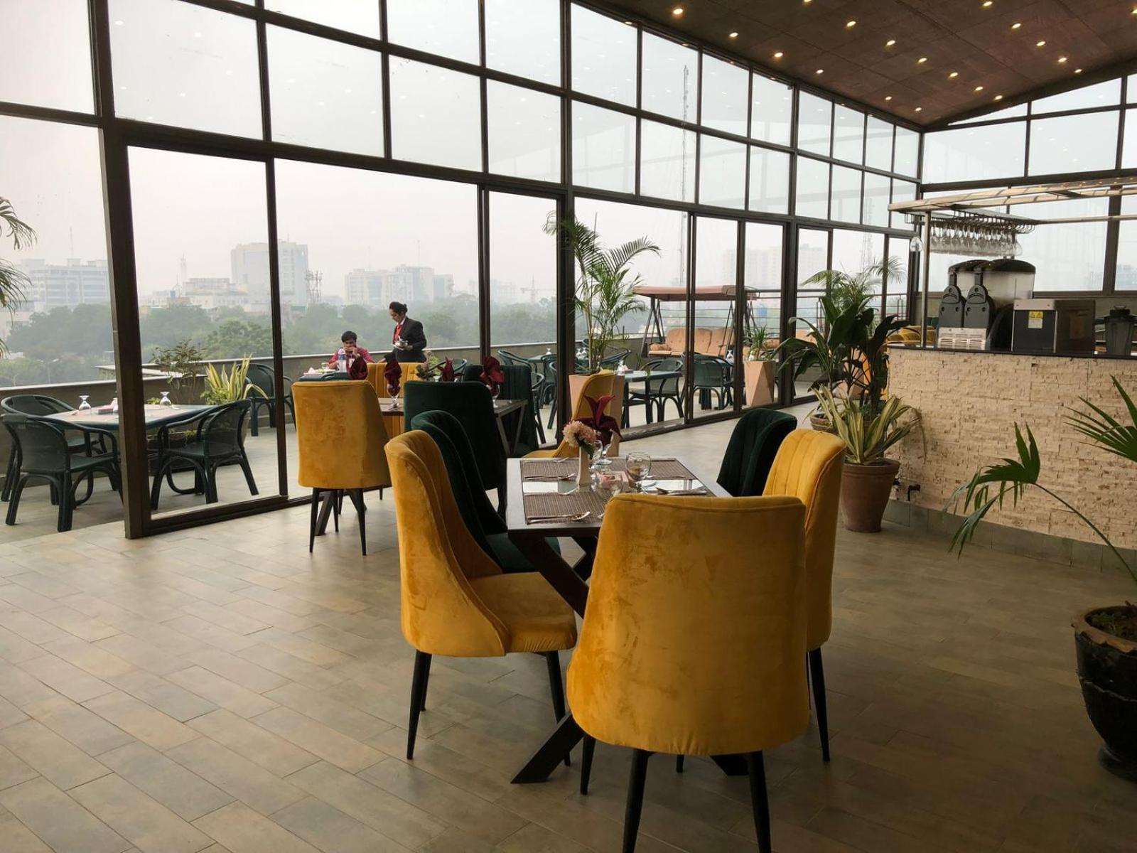 Maisonette Hotel & Apartments 拉合尔 外观 照片
