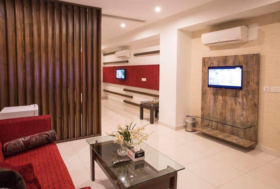 Maisonette Hotel & Apartments 拉合尔 外观 照片